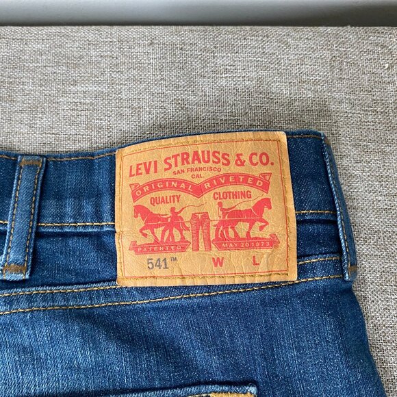 Levi's 541 ATHLETIC FIT Denim Jeans Men's 46 x 32 Mid Rise Blue Casual Pant - Picture 7 of 15